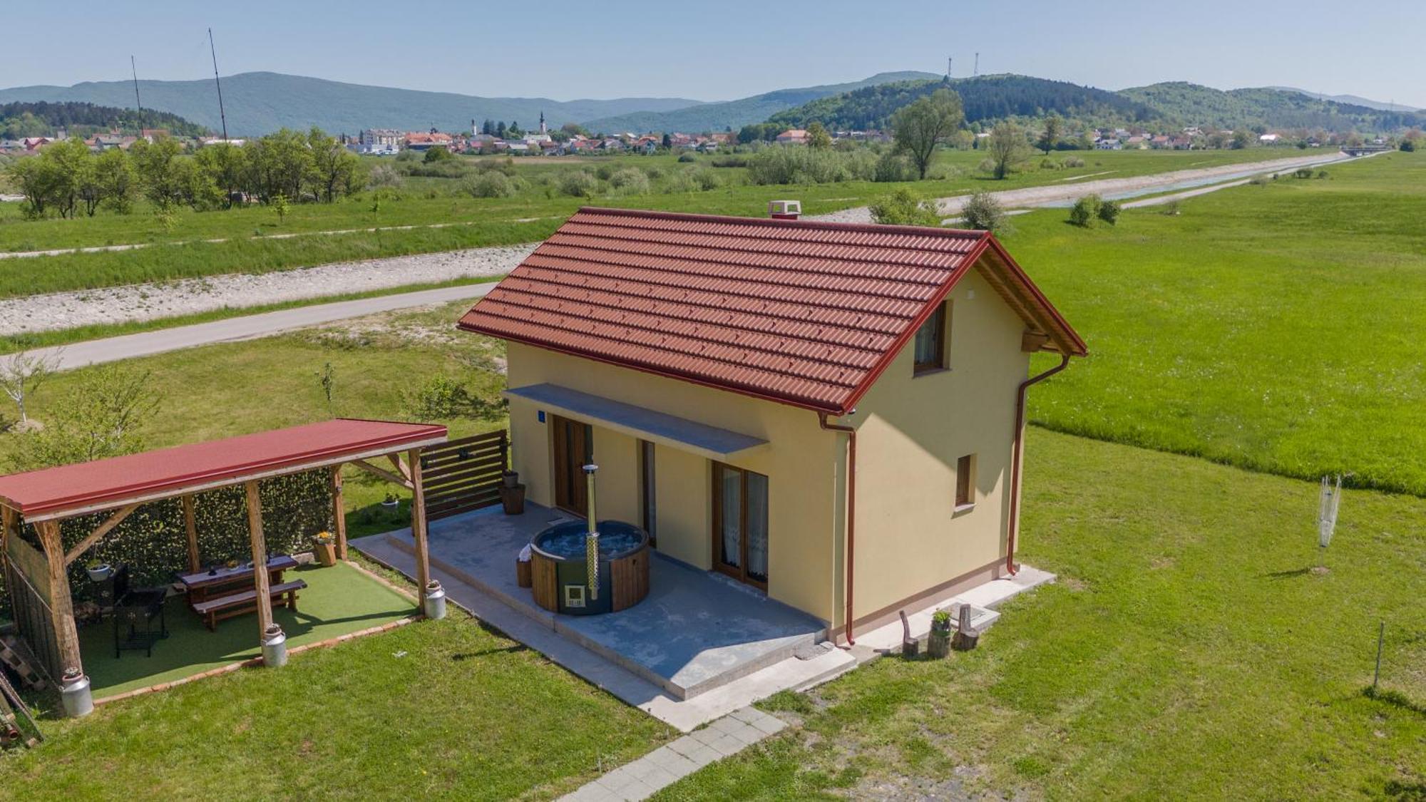 Kuca Trota - Sauna, Hot Tub Otocac Exterior photo
